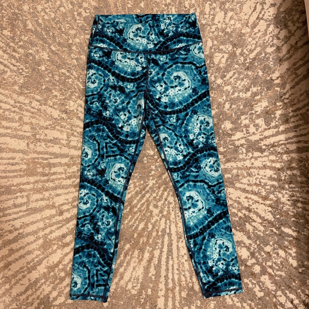 Blue patterned fabletics leggings